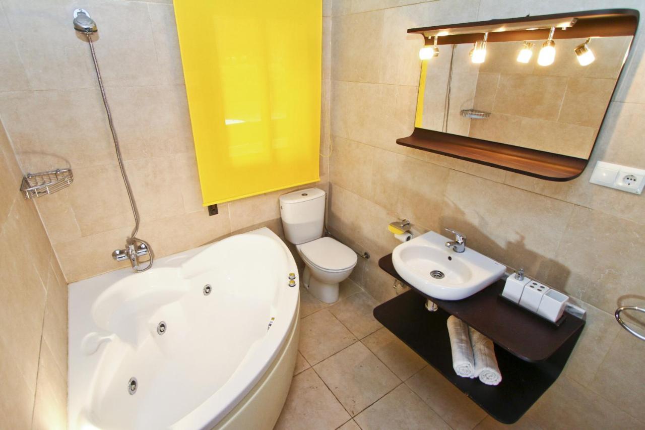Villa Planet ซาลอว์ ภายนอก รูปภาพ