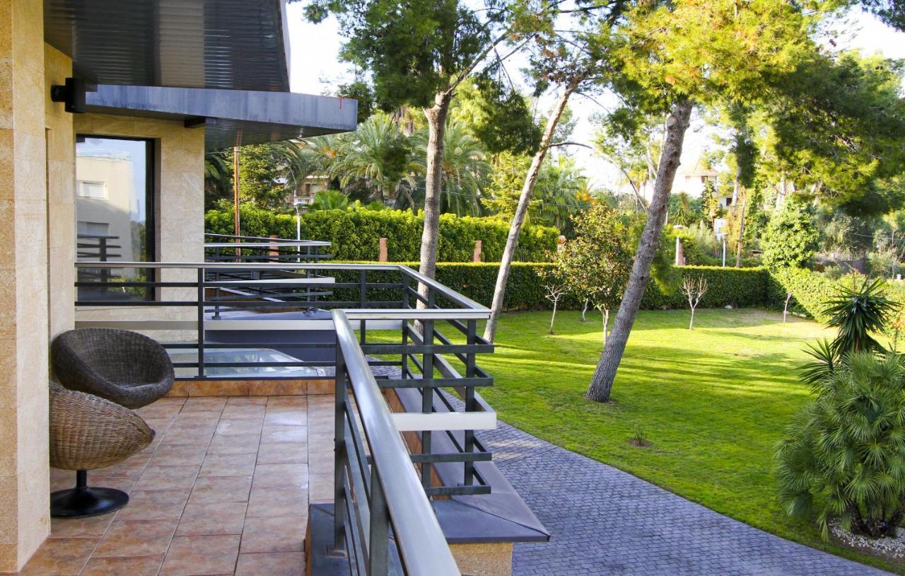 Villa Planet ซาลอว์ ภายนอก รูปภาพ