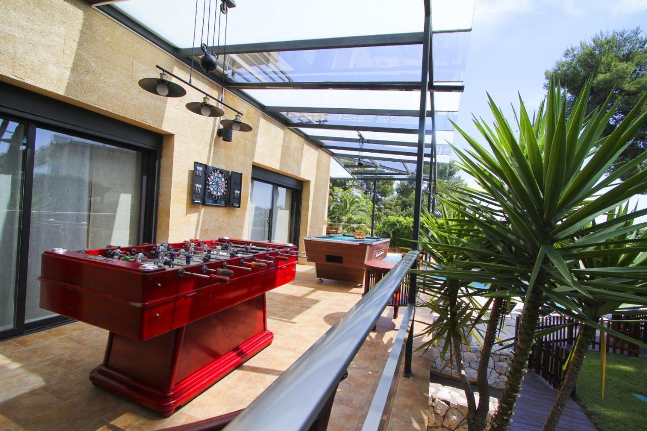 Villa Planet ซาลอว์ ภายนอก รูปภาพ